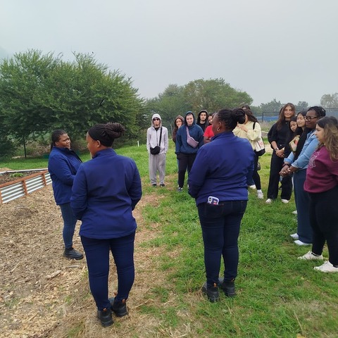 Engaging with the garden team. A visit with an interdisciplinary group of undergraduate students from the University of Michigan facilitated by IES Abroad. (2026)